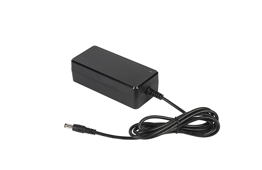 12V5A/12V6A桌面式電源適配器 品字尾 3C CE FCC認證MX72W系列